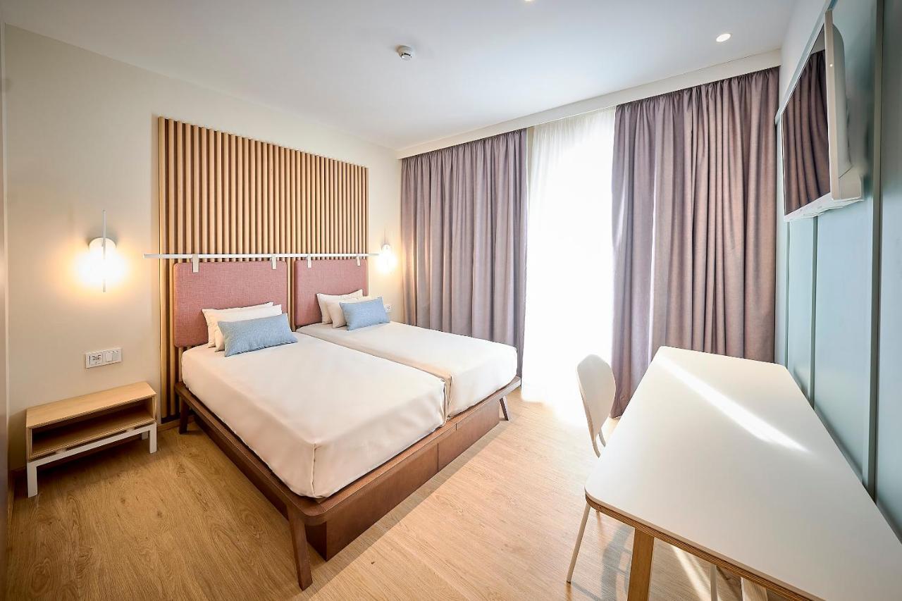 Hotel Leonor Conil Конил-де-ла-Фронтера Екстериор снимка